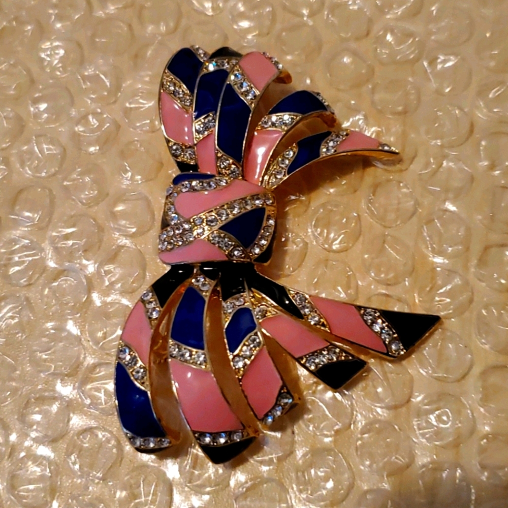 Accessories - Picture 3 of 3